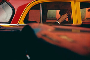 © Saul Leiter, Taxi (New York, 1957)